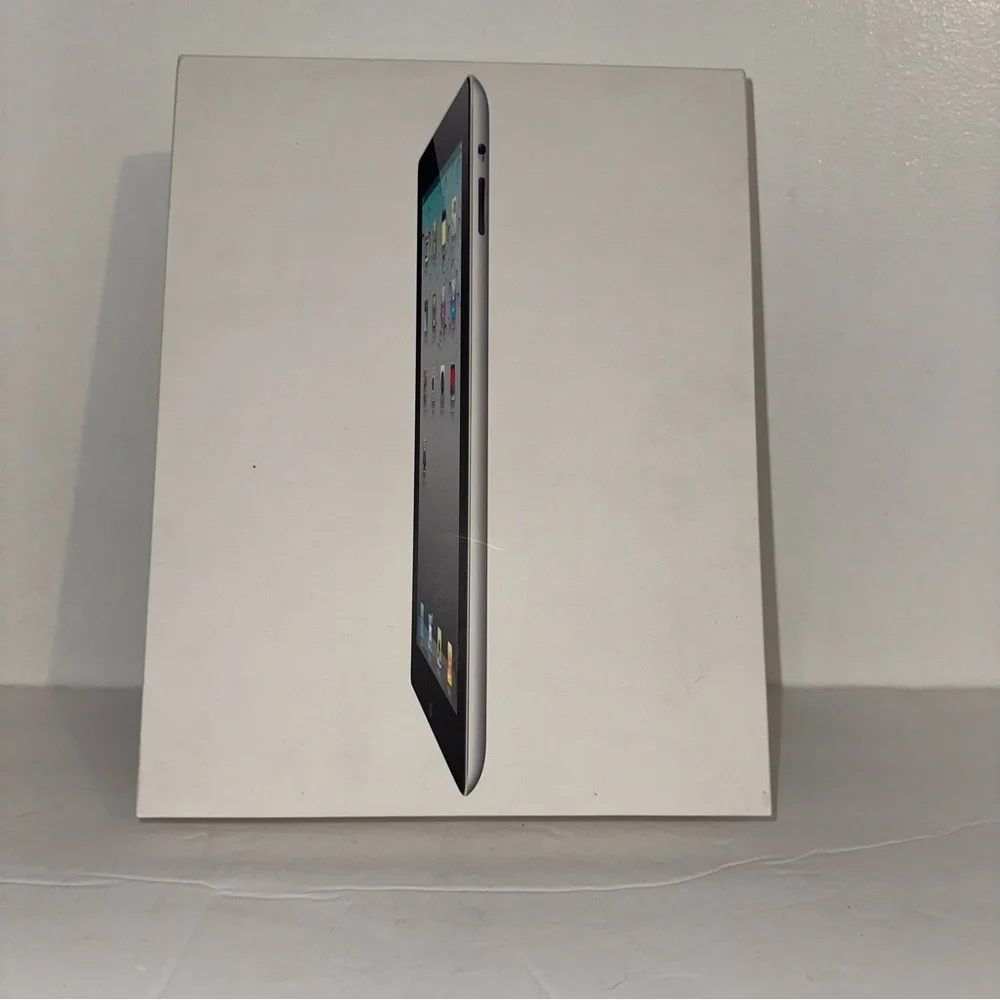 Apple iPad 2 Wi-Fi 3G 32GB Black Model A 1396 comes with box and USB charger